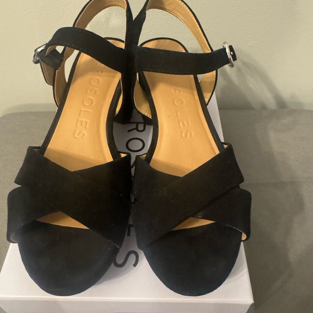 BRAND NEW- Aerosoles Women's Black Suede Cosmos Sandals- 8M- NIB - Picture 3 of 5